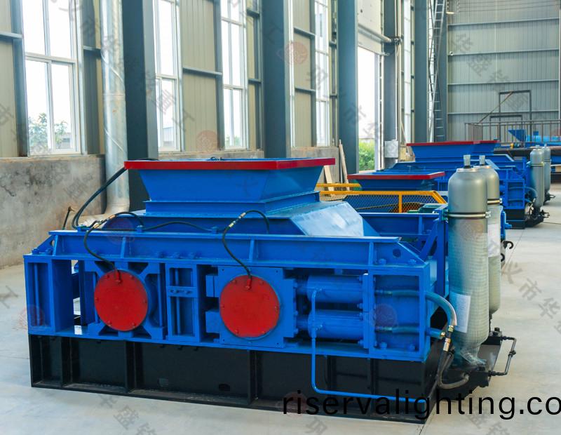 綵砂對輥製砂機