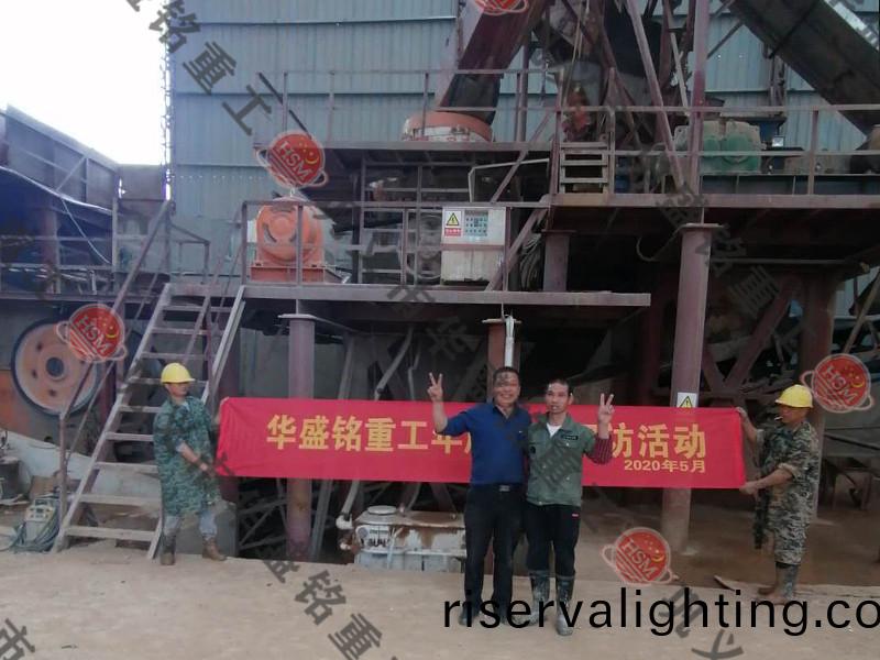 河卵石製砂現場