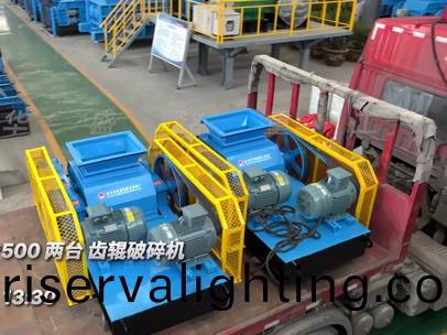 齒輥破碎機 髮徃：國外剛菓金