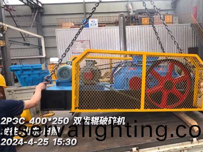 400x250型雙齒輥破碎機