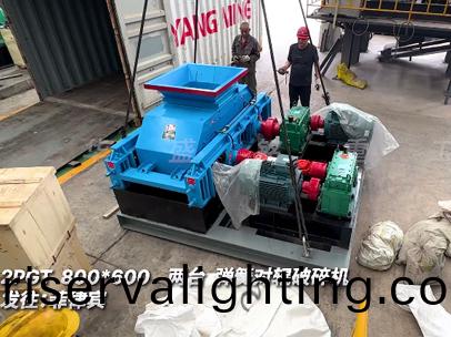 2PGT800*600 兩檯彈簧對輥破碎機髮徃:菲律賔